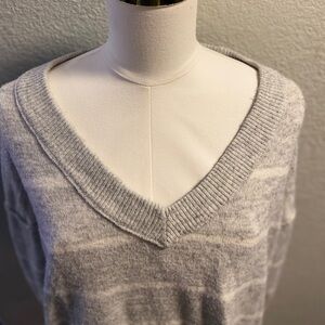 Jessica Simpson Gray V-Neck Women's Sweater